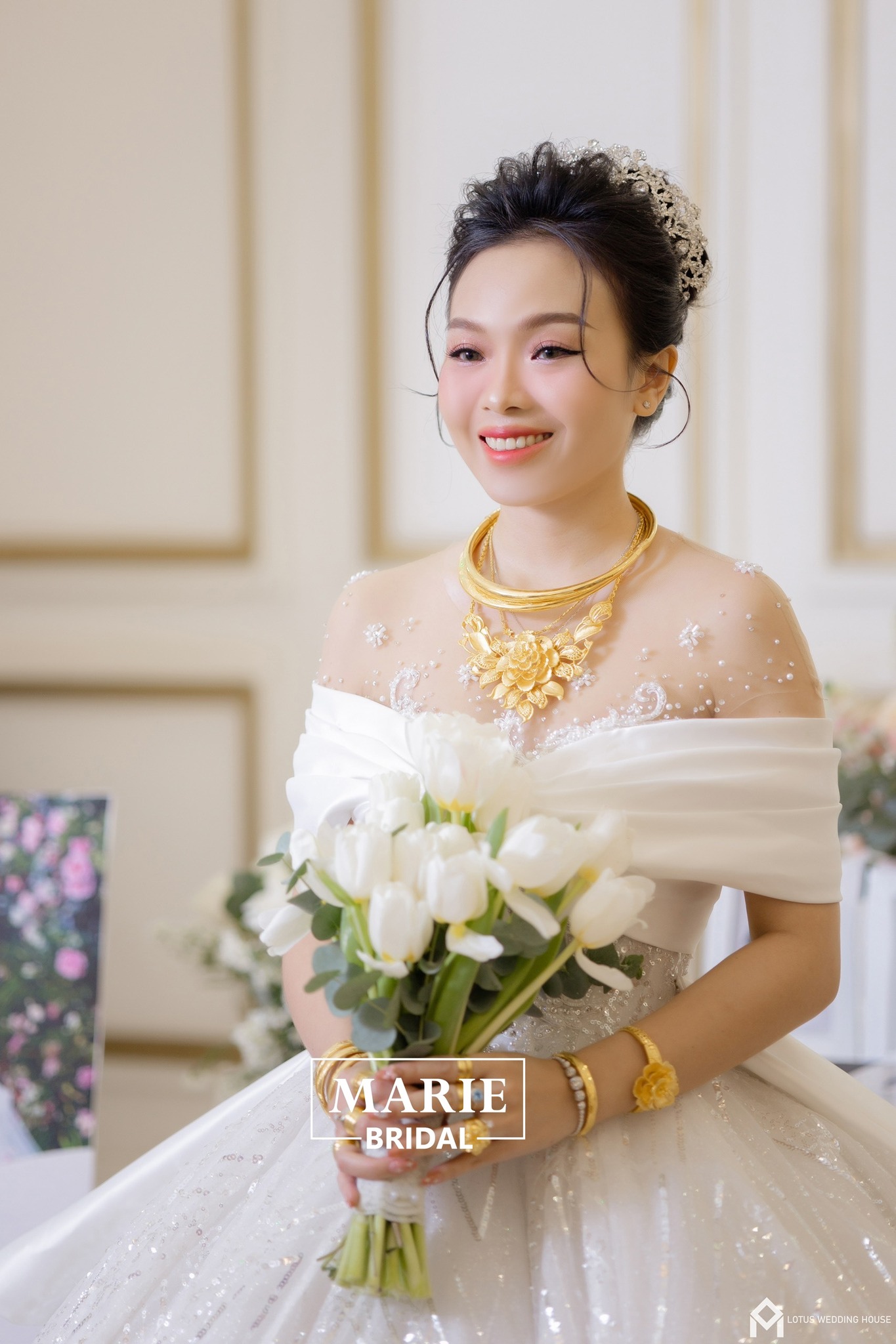 Cô dâu Lam Vy