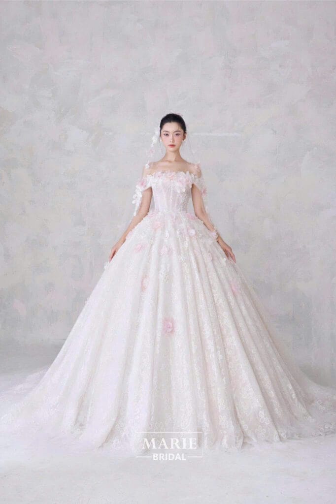 Lúp Voan – Lúp đi kèm váy, không thuê lẻ