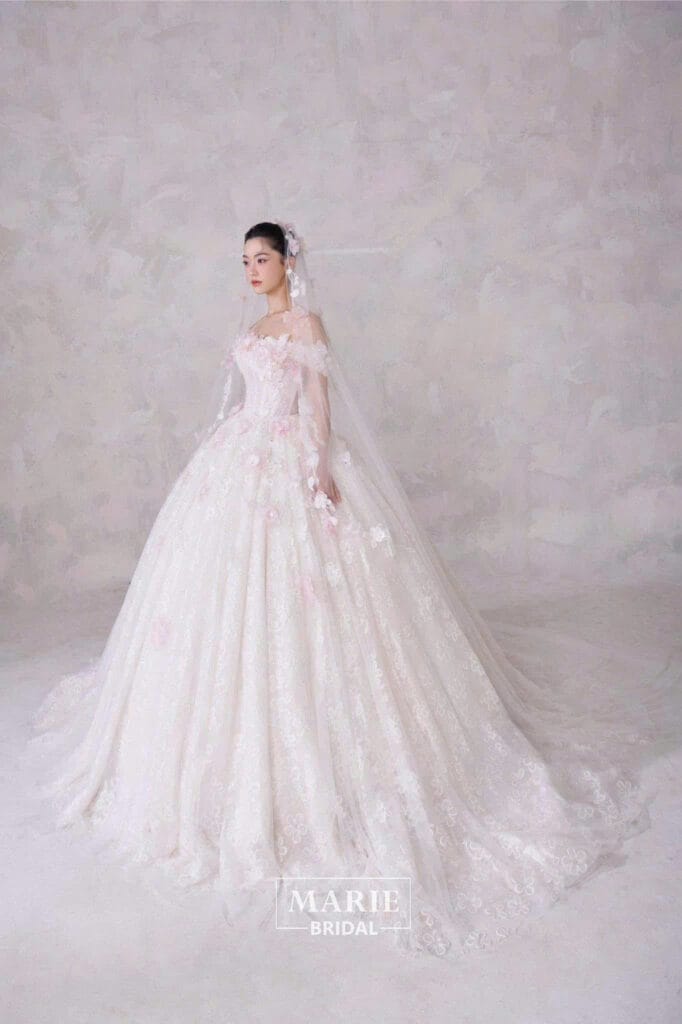 Lúp Voan – Lúp đi kèm váy, không thuê lẻ