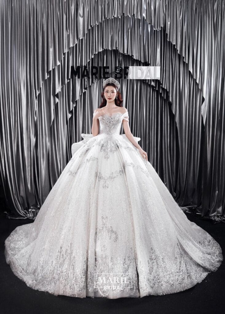 Hoa Hậu Quế Anh – SPlus51 + có peplum nơ