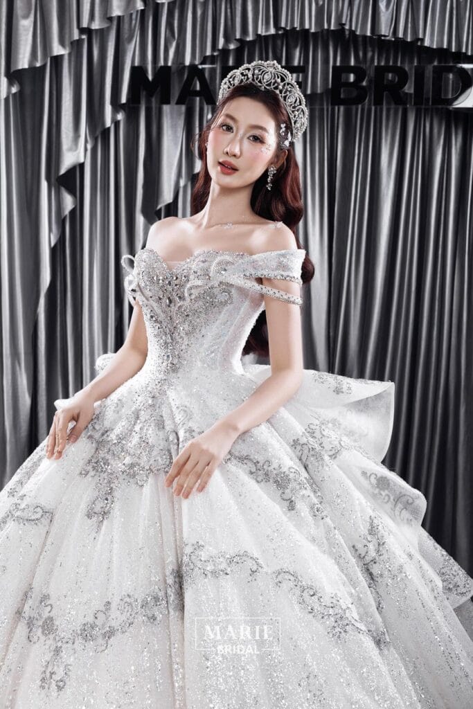 Hoa Hậu Quế Anh – SPlus51 + có peplum nơ