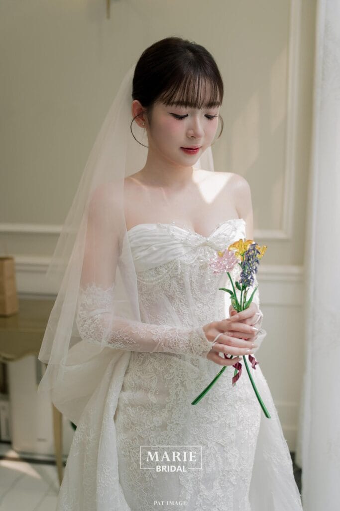 Váy của dâu Kim Chung – L