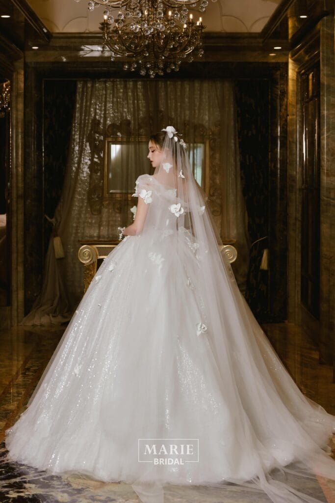 Ball Gown Dress – LM + lúp hoa lan