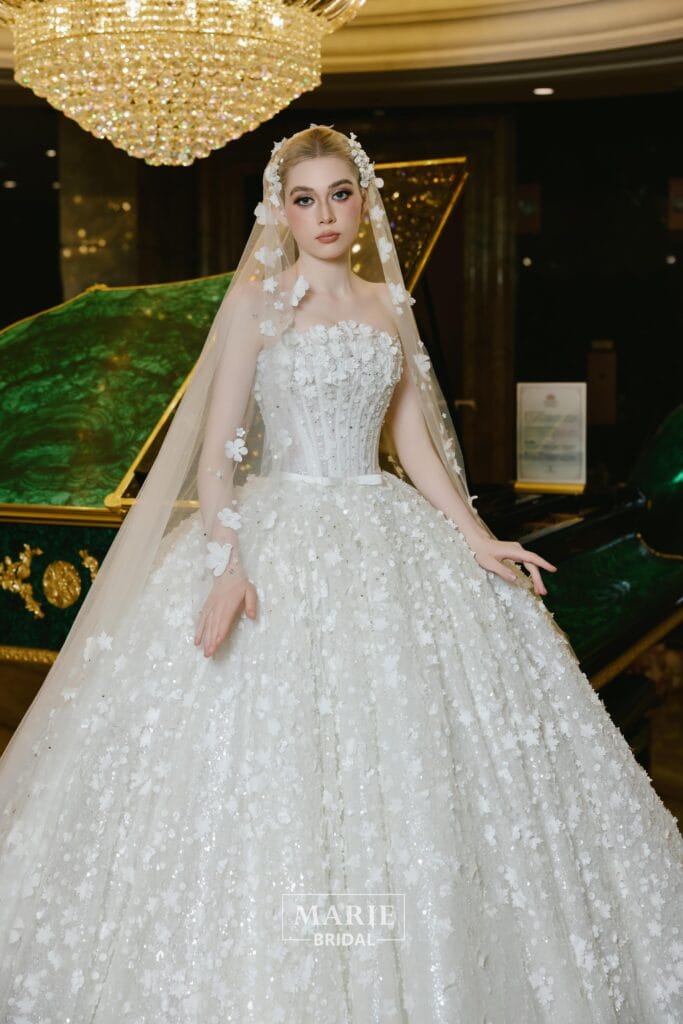 Ball Gown Dress – LM + lúp hoa như hình