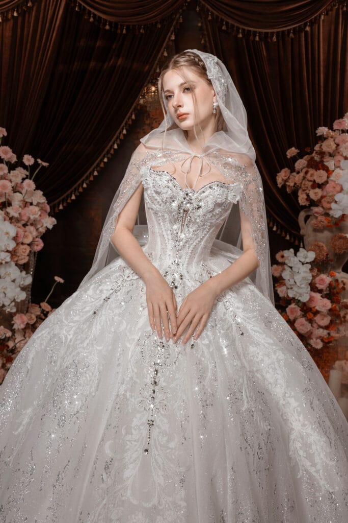 Ball Gown Dress – LM + áo choàng + peplum