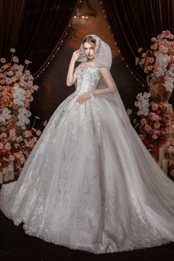 Ball Gown Dress – LM + áo choàng + peplum