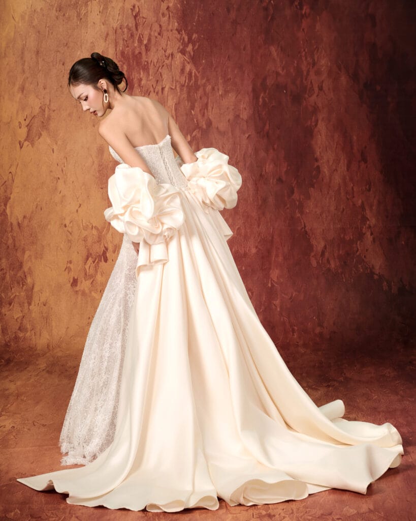 Wedding Dress – DL + áo choàng